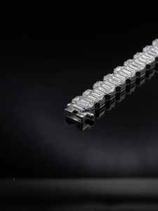Pulsera de tenis con diamantes de moissanita VVS de corte esmeralda, plata de ley 925 con baño de rodio, diseño geométrico, para bodas - Product Image 3