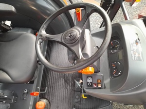 รถแทรกเตอร์ขับเคลื่อน 4 ล้อ รุ่น M9540 75 แรงม้า คุณภาพแข็งแรง สำหรับงานเกษตร พร้อมมอเตอร์ปั๊มและเกียร์ - Product Image 4