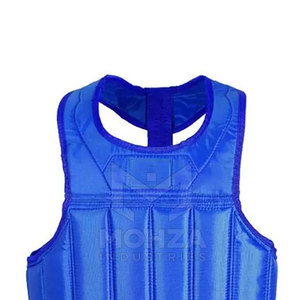 Protège-poitrine en cuir de haute qualité pour l'entraînement de boxe, léger, écologique, personnalisable, fabriqué au Pakistan - Product Image 3