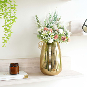 Florero de Metal dorado acanalado, maceta decorativa texturizada de lujo, centro de mesa para el hogar con estilo contemporáneo de boda, Exportación al por mayor - Product Image 5