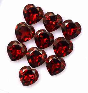 พลอยโกเมนสีแดงธรรมชาติทรงเหลี่ยมเพชรพลอยที่ผ่านการรับรองหลวมเจียระไนไม่พร้อมสำหรับเครื่องประดับทำสีและรูปทรงที่เป็นเอกลักษณ์ - Product Image 2