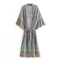 Robe Kimono Bohème Élégante à Col en V pour Femme, Légère, Longue, Imprimée, en Nylon Doux, avec Ceinture, Idéale pour les Vacances et comme Vêtement de Nuit