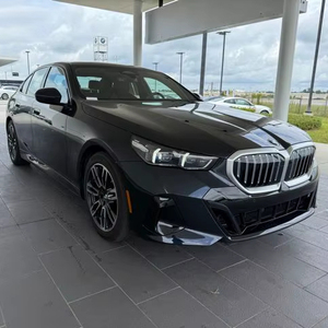 รถยนต์มือสอง BMW ซีรีส์ 5 รุ่น 530i ปี 2024 ขับเคลื่อนล้อหลัง พวงมาลัยซ้าย/ขวา เบาะหนัง ภายในสีเข้ม เกียร์อัตโนมัติ - Product Image 1