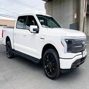 VOITURE ÉLECTRIQUE EXTRÊMEMENT PROPRE 2022 FO-RD F-150 LIGHTNING LARIAT BATTERIE À AUTONOMIE ÉTENDUE DOUBLE MOTEUR 4X4 PRÊTE À ÊTRE EXPÉDIÉE - Product Image 1