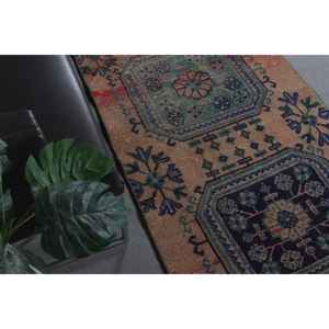 Alfombra Turca Vintage de 2.5x11.4 pies (77x347 cm), Alfombra Roja con Diseño Floral - Product Image 3