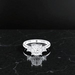 E-F กะรัต/VVS-VS เบาะตัด Moissanite 3-หินสง่างามทรงกลมซ่อนรัศมีและแหวนหมั้นได้แรงบันดาลใจจากดอกไม้-สีทองล้วน - Product Image 3