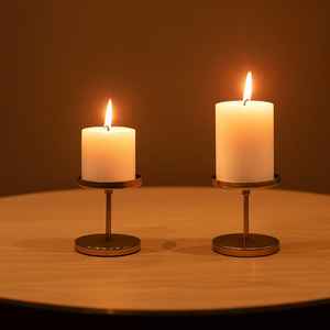 Portavelas de lujo de Metal dorado para velas de Pilar, soporte de vela decorativo moderno con acabado de latón para el hogar, boda y decoración de Hotel - Product Image 1