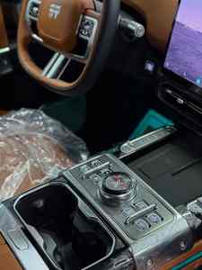 Vehículo Usado 2026 T2 Traveler Style 4x4 SUV LHD Gasolina Automático Techo Panorámico Asientos de Cuero Vehículo de Exportación en Japón - Product Image 4