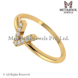Sólido 14K oro amarillo V inicial anillo Pave diamante joyería hecha a mano A a Z minimalista letras anillo oro diamante joyería V anillo - Product Image 4