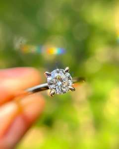 Anillo de compromiso de diamante de moissanita cortado de 4,5mm | Solitario clásico de 4 puntas | Anillo minimalista chapado en oro de 18 quilates de Plata de Ley 925 - Product Image 6