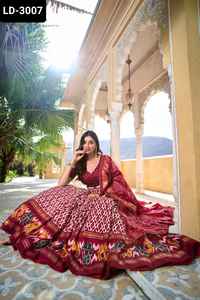 Vêtements ethniques indiens Tussar soie matériel Lehenga Choli avec Ikkat avec feuille d'impression travail et Gotta Patti dentelle bordure Dupatta ensemble - Product Image 6