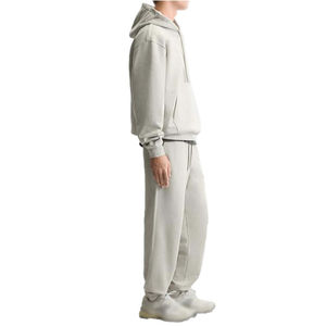 Ensemble de survêtement sportif en polaire à capuche pour homme, vente en gros, hiver |   Ensemble de jogging athlétique personnalisé avec logo OEM pour l'entraînement, la salle de sport et les loisirs - Product Image 3