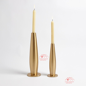 Bougeoir en métal au design classique, finition antique en laiton, support pour bougie conique - Product Image 3
