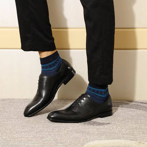 Chaussures de mariage en cuir pour hommes, couleurs blanc et noir, design élégant, confortables, chaussures formelles pour le marié, fête de mariage, banquet - Product Image 4