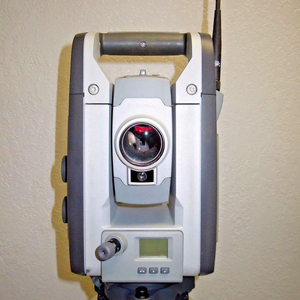 Nuestra Estación de totales robóticos Trimble VX DR Visions de alta calidad 1 segundo con escaneo LISTO PARA SER ENVIADO A TODO EL MUNDO - Product Image 1