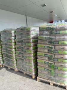 Calidad en la que puede confiar: pellets de madera natural con cenizas mínimas - Product Image 5