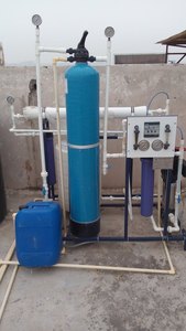 Système de traitement de l'eau potable industriel automatique à osmose inverse en FRP haute performance 250 LPH - Product Image 3