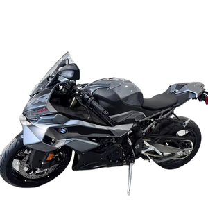 Motocicleta Deportiva de Alta Velocidad de 1000cc y Cuatro Cilindros - Product Image 1