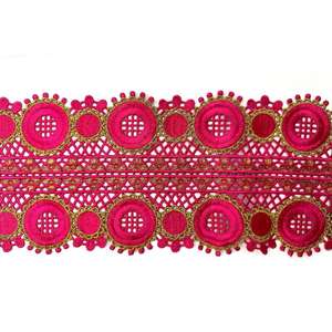 Ribete de Encaje Calado con Cristales Brillantes y Pedrería Metálica Bordada, Color Personalizado para Prendas, Zapatos y Bolsos - Product Image 1