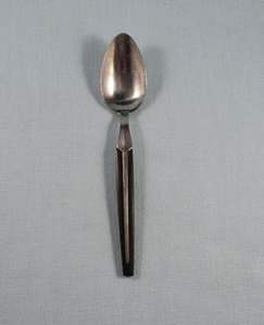 Ensemble de quatre couverts en forme de cœur, cuillère en fonte avec poignée à chaîne, parfait pour servir le thé, les aliments, offrir en cadeau et utiliser comme vaisselle - Product Image 3