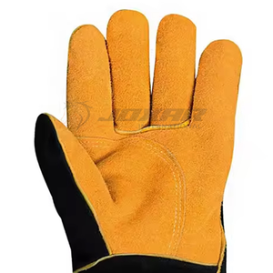 Gants de soudage en cuir épais avec doublure intérieure confortable et longues manchettes conçues pour protéger les mains et les avant-bras des étincelles - Product Image 3