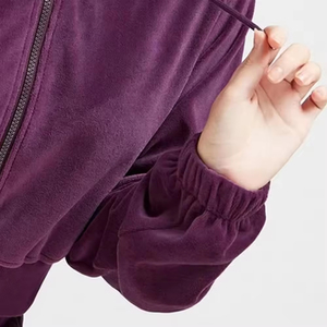 เสื้อฮู้ดครอปซิปเต็มตัวสำหรับผู้หญิงรุ่นใหม่ล่าสุด ผ้าถักสำหรับฤดูหนาว กันยับ ระบายอากาศได้ดี เป็นมิตรต่อสิ่งแวดล้อม มีซับใน พร้อมโลโก้ด้านหน้า สไตล์สตรีทแวร์ - Product Image 3