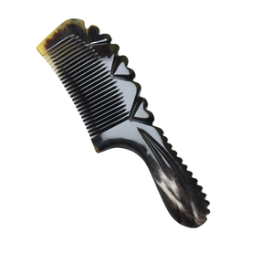 Peigne en corne de buffle Peigne en corne à dents larges pour peigne de soin des cheveux Outil de coiffure Logo personnalisé Produit le plus vendu - Product Image 1