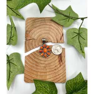 Pendentif Shirley Henry en huître épineuse et argent sterling avec sertissage clos, avec coquillage comme pierre principale - Product Image 2