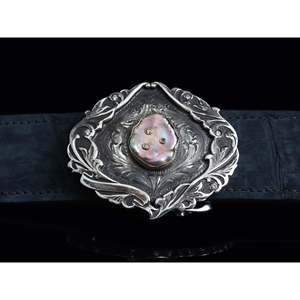 Ceinture Harmony Pearl pour boucle Attache élégante en métal rehaussée de perles pour le confort et le style - Product Image 1