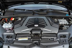 Urus 2022, 641 ch, V8 turbo, freins en carbone-céramique, principalement non modifié - Product Image 6