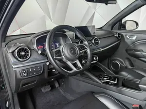 J OY I 2025, Portaequipajes Metálico Automático, Asientos de Cuero, Batería de Litio, Características Premium, Autonomía de 601-700 km, Motor de 200-250 kW - Product Image 6