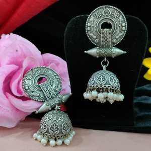 Boucles d'oreilles Jhumkas en métal oxydé de qualité supérieure perle raffinée avec des métaux respectueux de l'environnement sans danger pour un port prolongé - Product Image 1