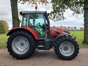 รถแทรกเตอร์ขนาดเล็ก Massey Ferguson 8630 120 แรงม้า ขับเคลื่อน 4 ล้อ เครื่องยนต์ดีเซล สีแดง ระบบเกียร์ขับเคลื่อน  ระดับความปลอดภัยสูง - Product Image 1