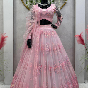 Diseñador de red suave Lehenga Choli Ensemble Lentejuelas Bordado y elegante encaje de cuatro lados Dupatta con Latkan - Product Image 1