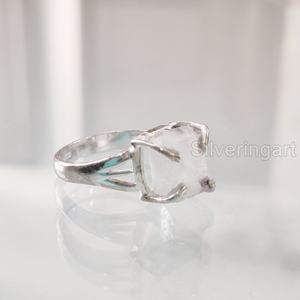 Joyería de piedra cruda, anillo de mujer, piedra lunar de arcoíris en bruto Natural, piedra preciosa, piedra natal de junio, Anillo gitano bohemio, anillo de Plata de Ley 925 - Product Image 1