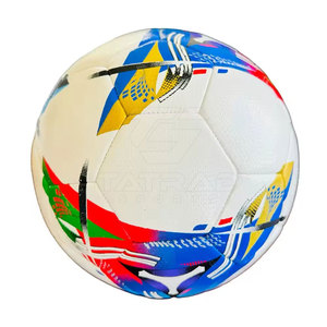 Ballon de football léger et durable de conception professionnelle pakistanaise avec impression de logo personnalisée, différentes tailles et couleurs - Product Image 5