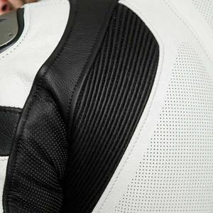 Combinaison de moto pour hommes en cuir véritable/Combinaison de sécurité pour moto en cuir à vendre - Product Image 3