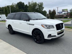 Seminuevo Clean 2023 Lin_coln Navigator L Black Label Twin Turbo Premium 4WD - Product Image 2