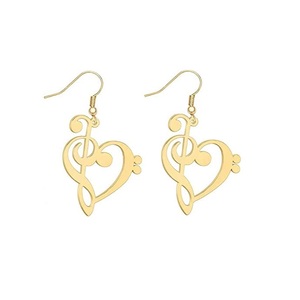 Pendientes de latón de lujo para uso en bodas, diseño moderno y pulido brillante con forma de corazón - Product Image 1