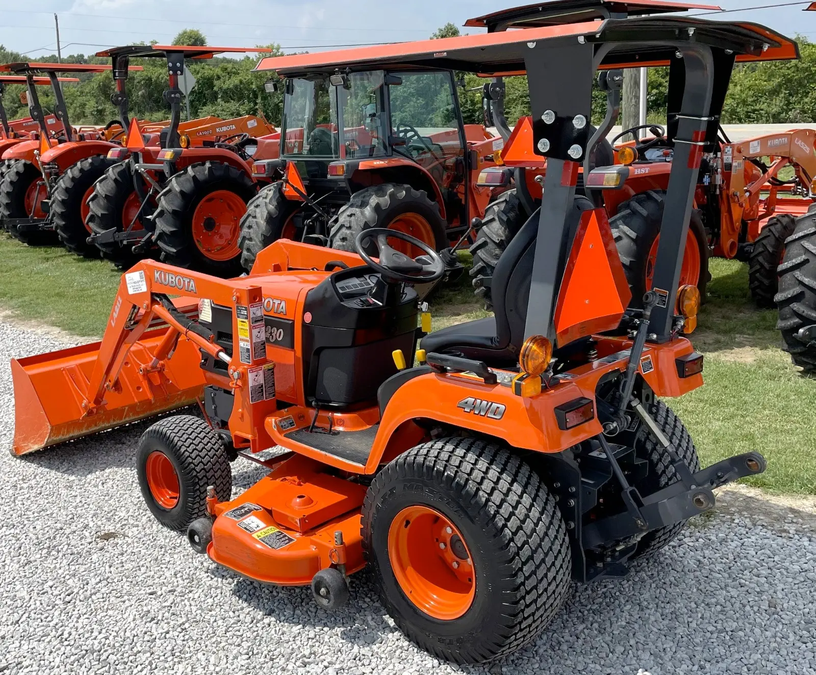 Máquinas agrícolas 4x4 usadas BX2230D 23HP Kubota Tratores para venda