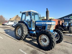 Tracteurs Ford de qualité conçus pour les travaux agricoles exigeants, commandez dès maintenant pour une livraison rapide directement sur votre ferme - Product Image 4