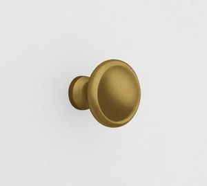 Boutons en laiton fabriqués à la main pour armoires, offrant un aspect poli élégant, ajoutant de la beauté aux intérieurs de chambre à coucher modernes, durables - Product Image 4