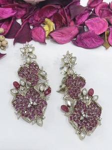 Ensemble de boucles d'oreilles longues en laiton plaqué argent de luxe de haute qualité avec pierres CZ pour femmes, idéal pour les mariages, les fiançailles et les soirées, tendance - Product Image 2