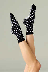 Chaussettes pour femmes, chaussettes de Pilates antidérapantes, motif de points de base, motif de cœur, bordure à volants, tricot jacquard antidérapant, chaussettes de yoga, accessoires de studio - Product Image 6