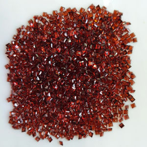 พลอยโกเมนสีแดงธรรมชาติ ขนาด 2.5 มม. ทรงเหลี่ยมแบบสเต็ปคัต คุณภาพดีที่สุด สำหรับทำเครื่องประดับ - Product Image 3