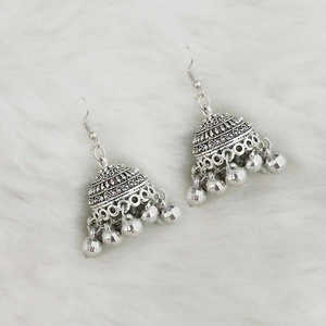 Jeweljunk Boucles d'oreilles Jhumki Oxydées Perles en argent Charm Hoop avec motif de clé Style ethnique à la mode pour mariage-1309353 - Product Image 1