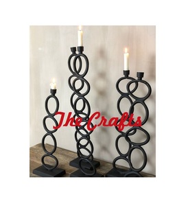 Lot de 2 bougeoirs photophore en métal couleur argent en forme de triangle pour accessoires de décoration de mariage - Product Image 3