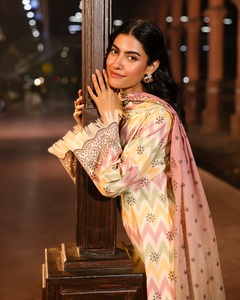 AJM Trade House 5577 Designer ethnique pakistanais femmes Salwar costumes soie formelle et Georgette lourde pour les fêtes - Product Image 5