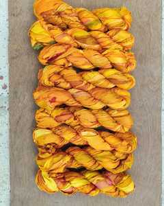 ริบบิ้นผ้าไหมส่าหรีแบบสองหน้าย้อมสีผ้าออแกนรีไซเคิลคุณภาพระดับพรีเมียมสำหรับจำหน่าย - Product Image 5