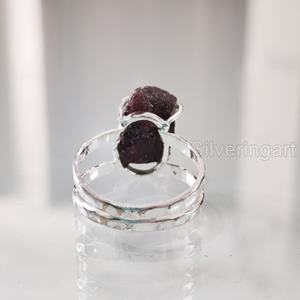 Bijoux en pierre brute Bague pour femme Grenat naturel Pierre précieuse Janvier Pierre de naissance Deux bagues martelées Bijoux Bague en argent sterling 925 - Product Image 5